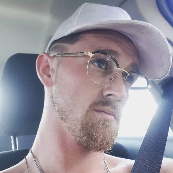 Meet your Posher, Tom - Picture 7 of 7